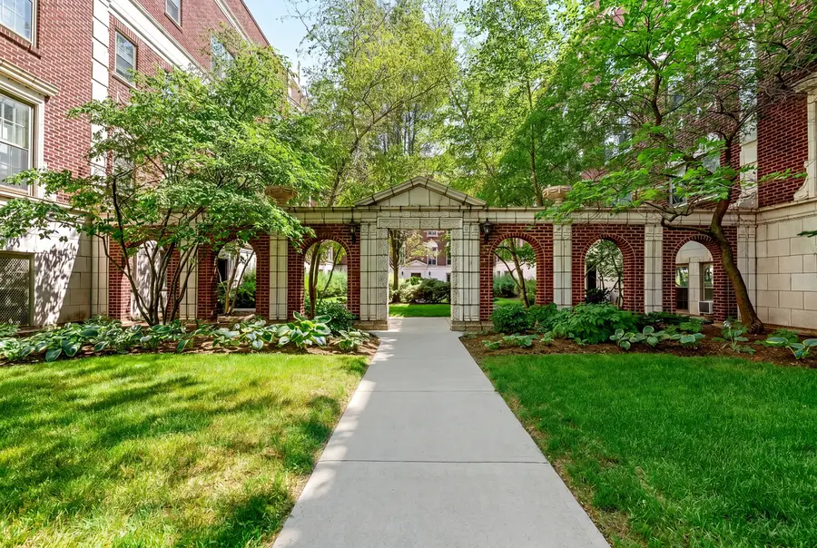 496 Sheridan Road #1, Evanston, IL 60202 - #3