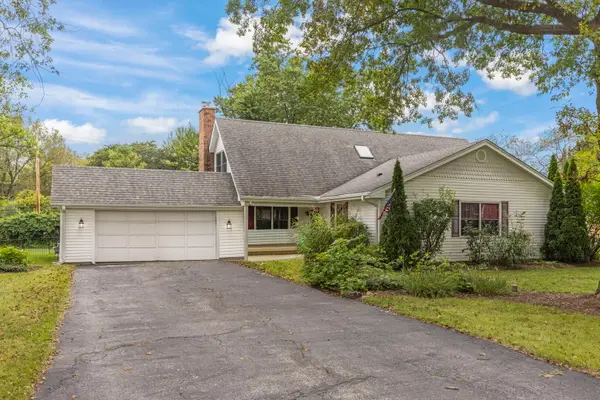 5N104 Meadow Drive, St. Charles, IL 60175