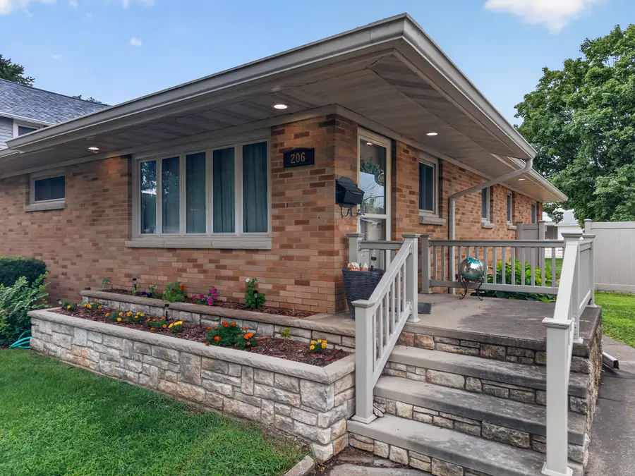 206 W Larue Street, Streator, IL 61364 - #2