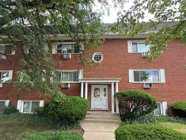727 S Maple Avenue #302, Oak Park, IL 60304