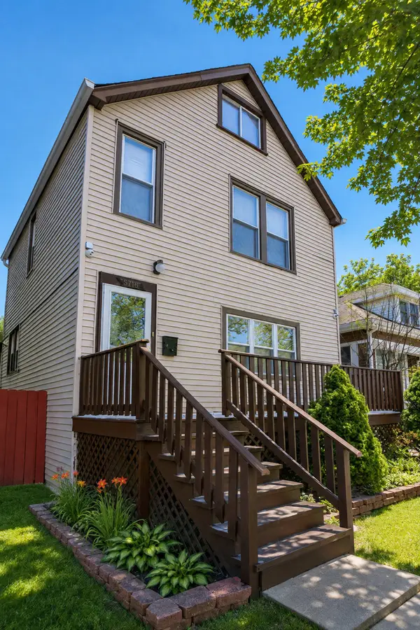 2711 N Marmora Avenue, Chicago, IL 60639