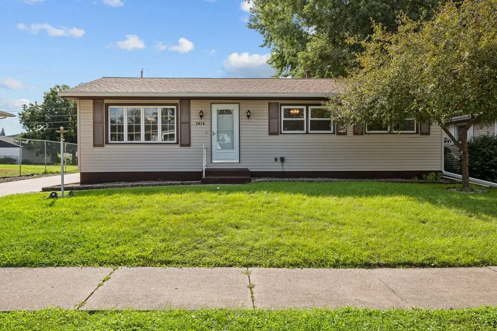 7912 9th Street W, Rock Island, IL 61201 - #1