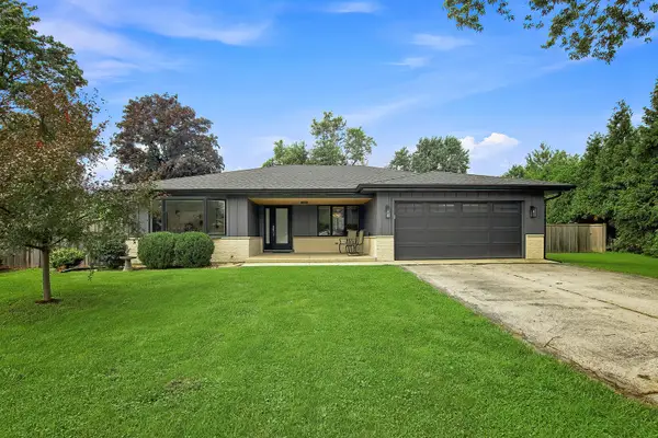 9S580 Clarendon Hills Road, Willowbrook, IL 60527