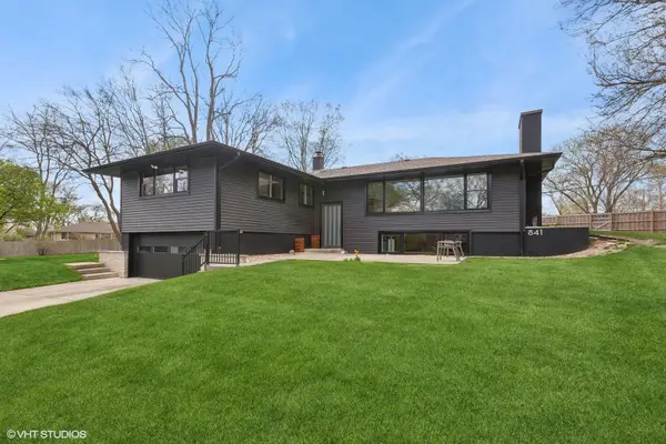 841 Hawthorne Drive, Naperville, IL 60540
