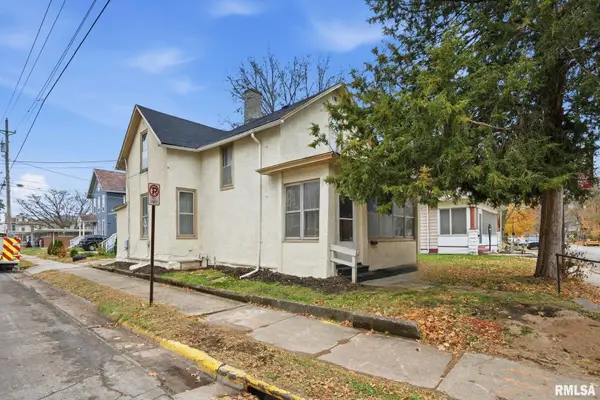 903 17th Street, Rock Island, IL 60201