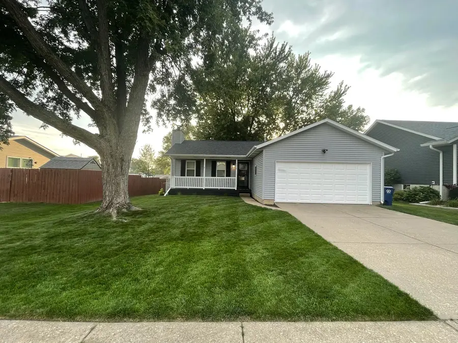 6616 Cresthill Drive, Davenport, IA 52806 - #2