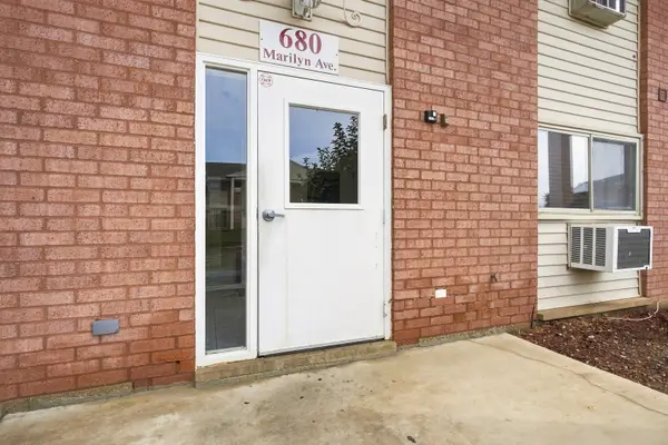 680 Marilyn Avenue #210, Glendale Heights, IL 60139