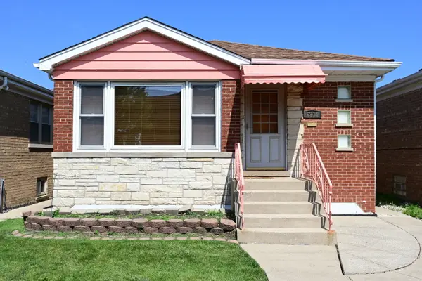 6211 N Nagle Avenue, Chicago, IL 60646