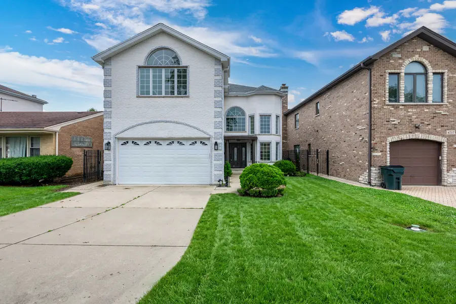6723 N Harding Avenue, Lincolnwood, IL 60712 - #2