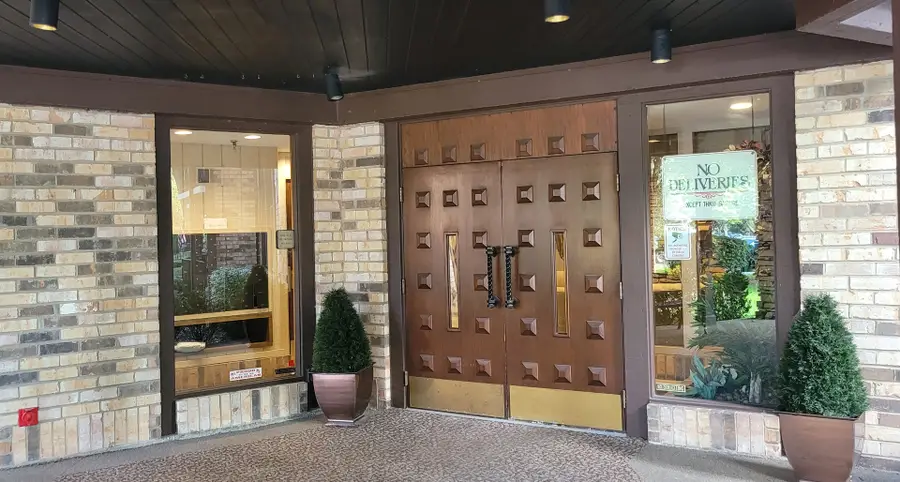 1400 N Yarmouth Place #413, Mount Prospect, IL 60056 - #3
