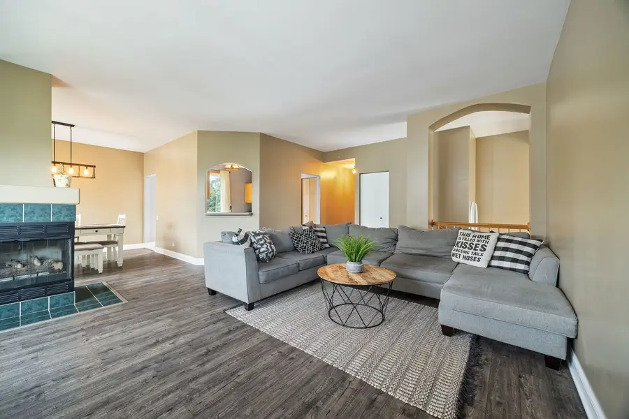 1080 Delta Drive #1080, Elgin, IL 60123 - #2