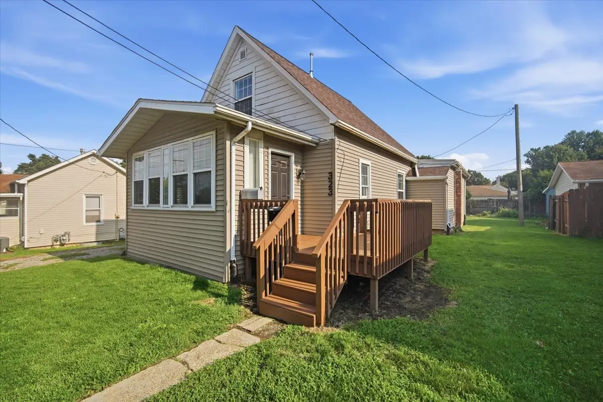 323 E Lincoln Street, Bloomington, IL 61701 - #1