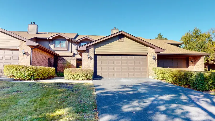 6 Indian Trail Drive, Westmont, IL 60559 - #3