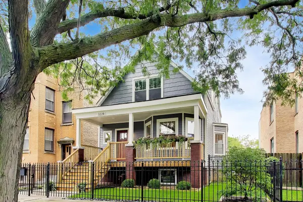 3228 W Warner Avenue, Chicago, IL 60618