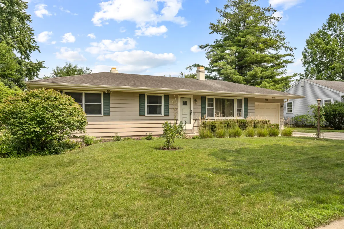 947 Diane Avenue, Elgin, IL 60123 - #1
