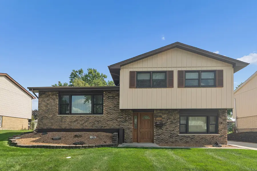 7527 163 Street, Tinley Park, IL 60477 - #2