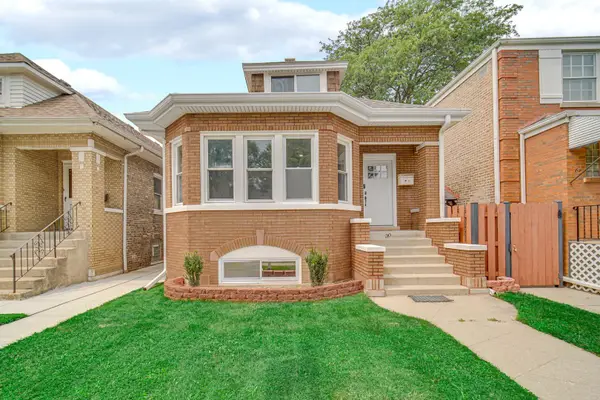 3048 N Marmora Avenue, Chicago, IL 60634