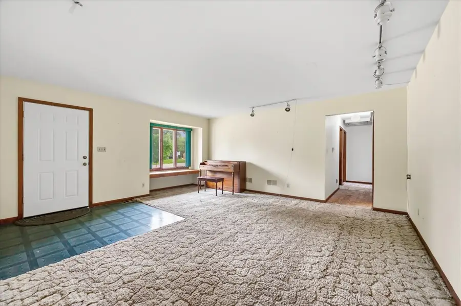 482 Pinewood Drive, North Aurora, IL 60542 - #2