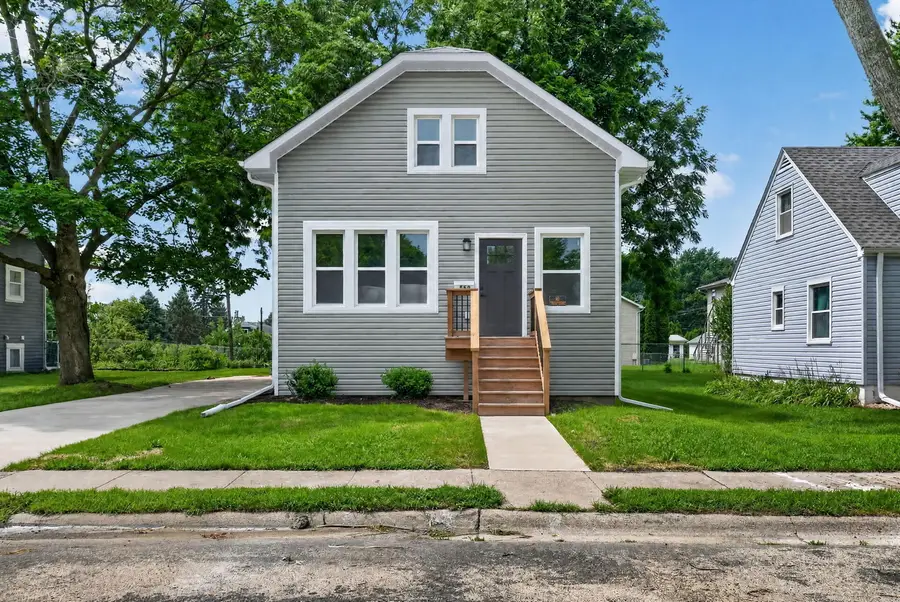 558 S 3rd Street, Rochelle, IL 61068 - #2