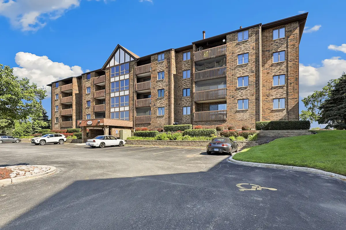 10420 Circle Drive #24B, Oak Lawn, IL 60453 - #1