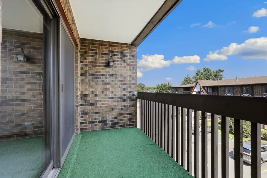 10420 Circle Drive #24B, Oak Lawn, IL 60453 - #3