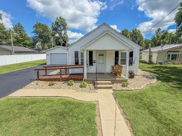 520 S 5th Street, Sullivan, IL 61951