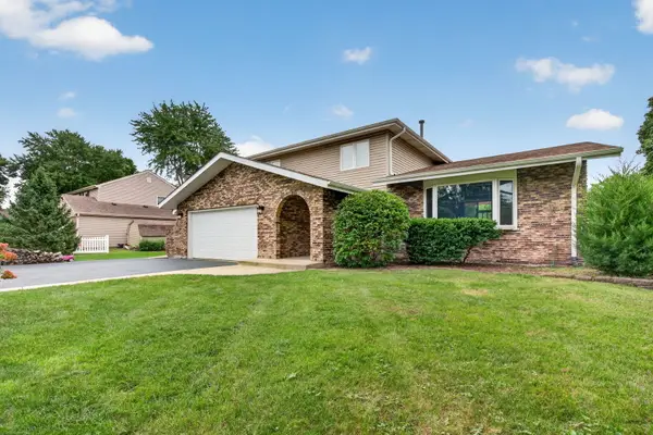 29W055 Schillinger Drive, Naperville, IL 60564