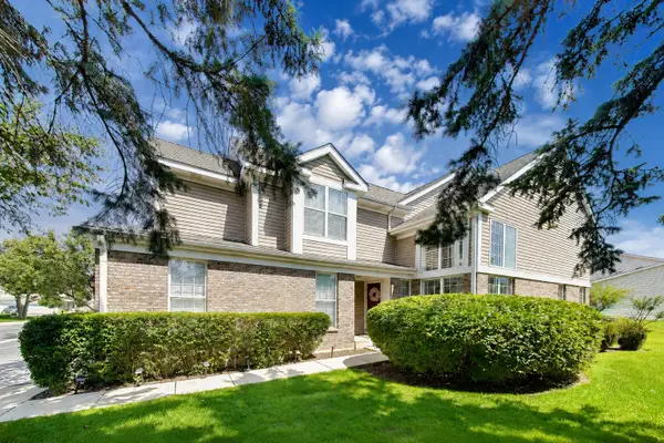 621 Citadel Drive, Westmont, IL 60559