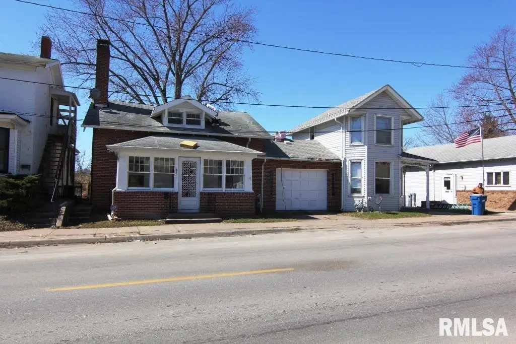 610-612 Mulberry Avenue, Muscatine, IA 52761 - #1