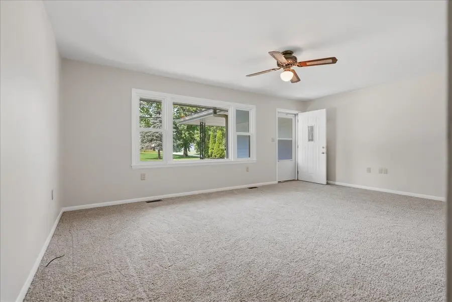 1000 E Jefferson Street, Clinton, IL 61727 - #2
