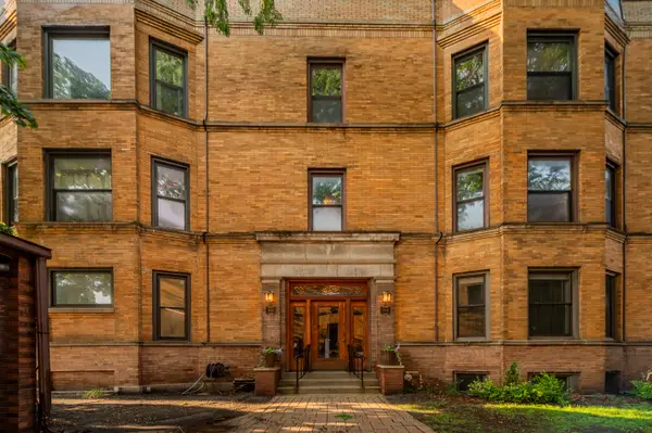 754 W California Terrace #2, Chicago, IL 60657