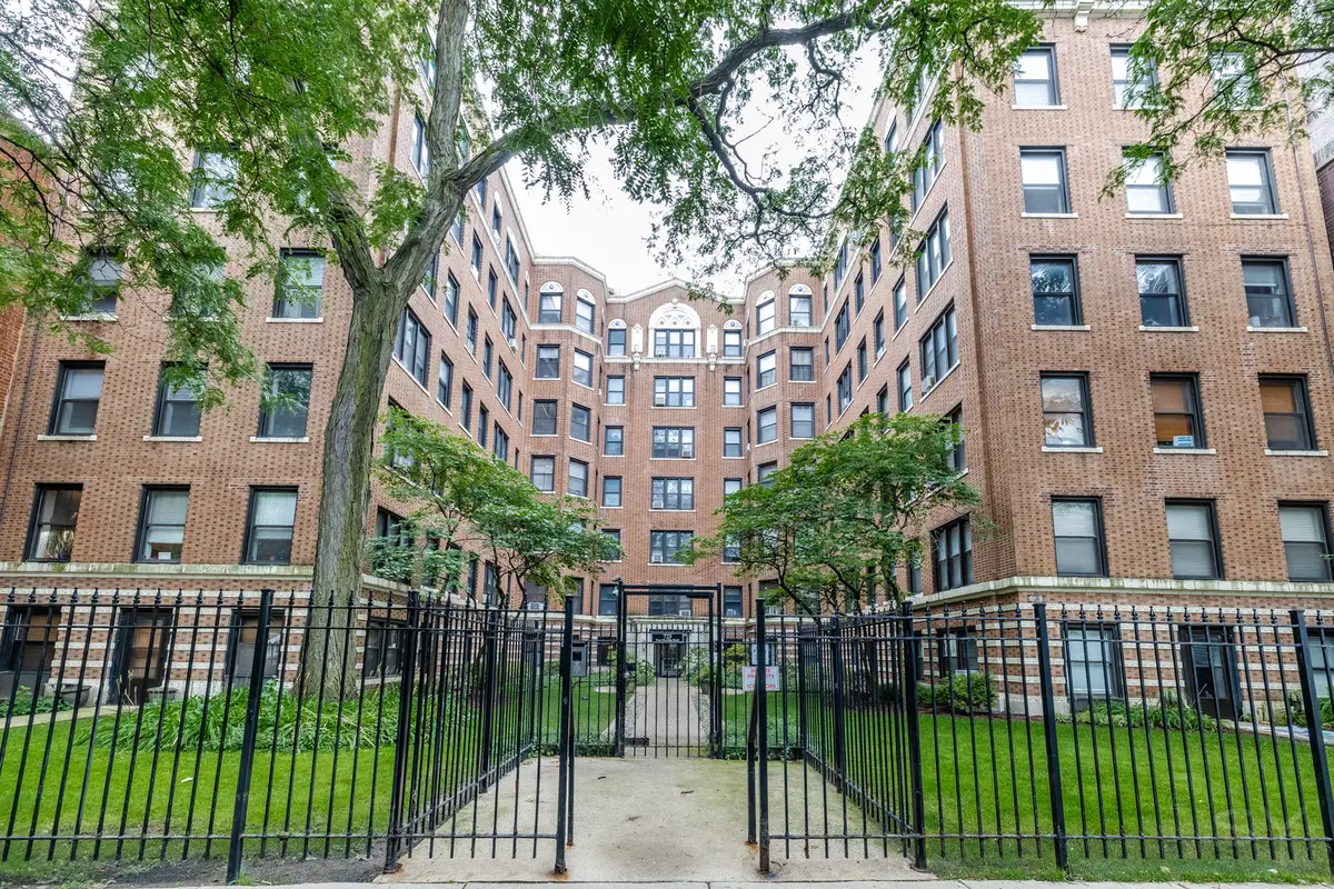725 W Sheridan Road #502, Chicago, IL 60613 - #1
