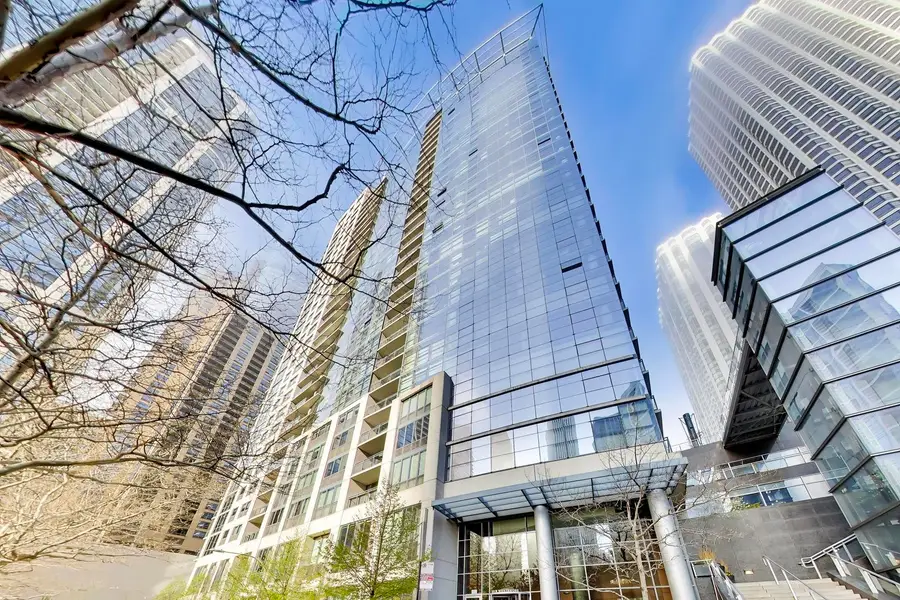 201 N Westshore Drive #407, Chicago, IL 60601 - #2