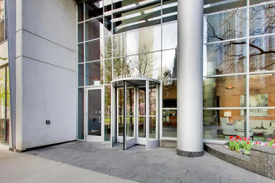 201 N Westshore Drive #407, Chicago, IL 60601 - #3