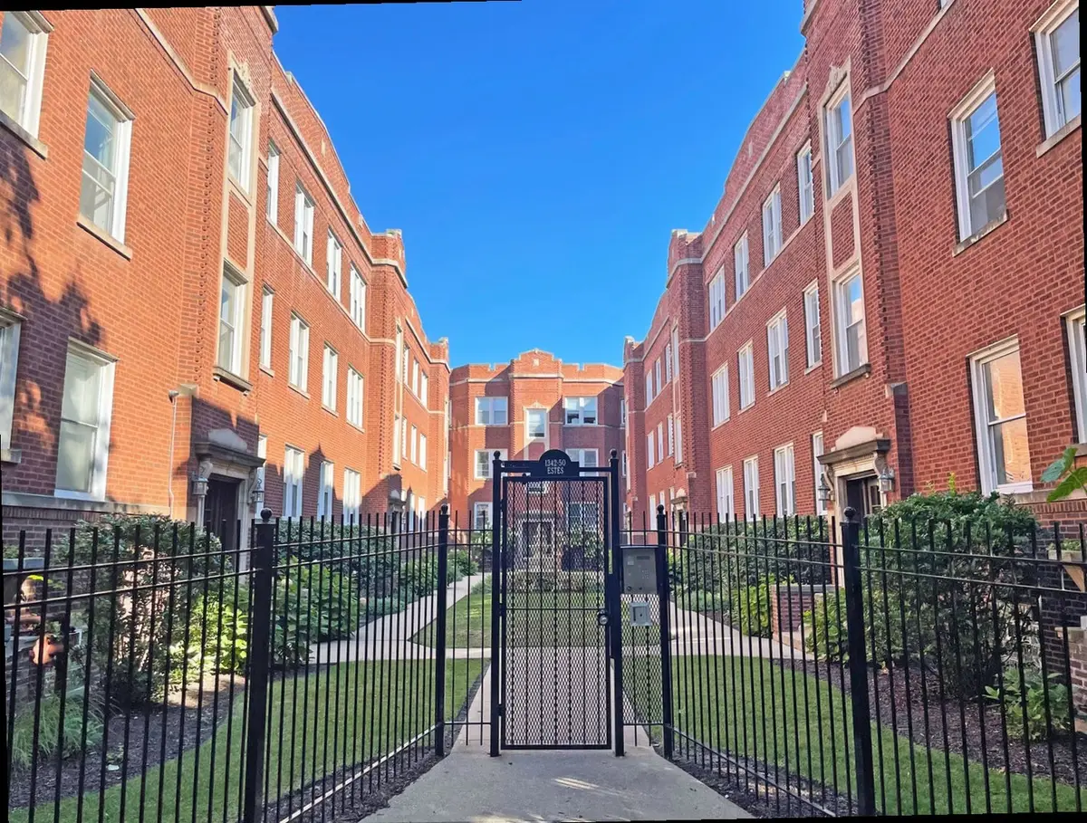 1346.5 W Estes Avenue #1W, Chicago, IL 60626 - #1