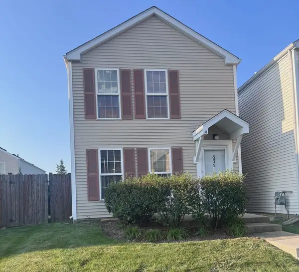 835 Four Seasons Boulevard #835, Aurora, IL 60504