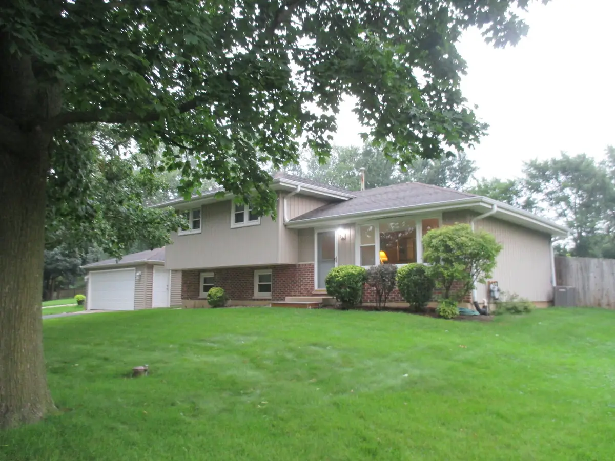 23W554 Burdette Avenue, Carol Stream, IL 60188 - #1