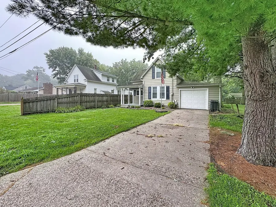 1156 33rd Avenue, Moline, IL 61265 - #2