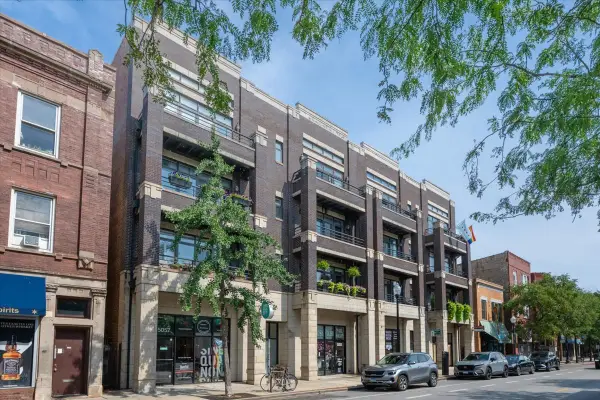 5055 N Clark Street #2S, Chicago, IL 60640