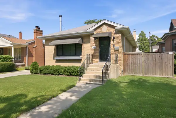 940 N Oak Park Avenue, Oak Park, IL 60302