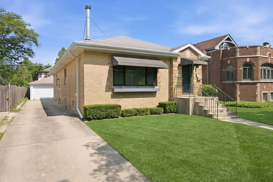 940 N Oak Park Avenue, Oak Park, IL 60302 - #2