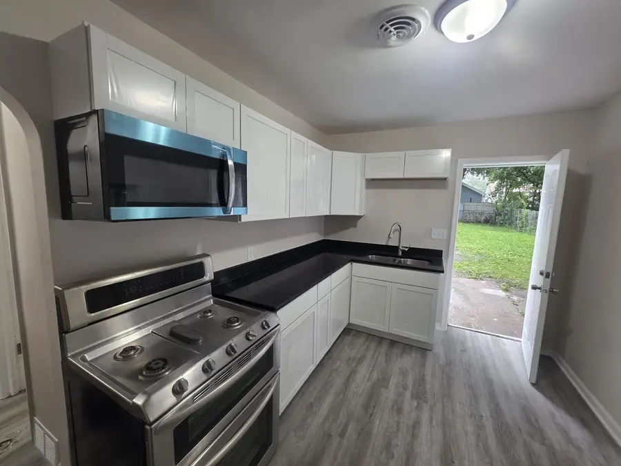 226 N Farnsworth Avenue, Aurora, IL 60505 - #2