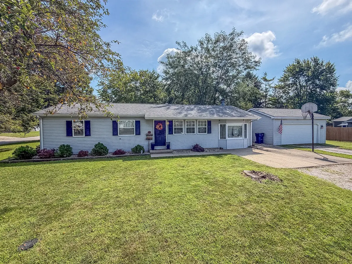 810 N 4th Street, Saint Joseph, IL 61873 - #1