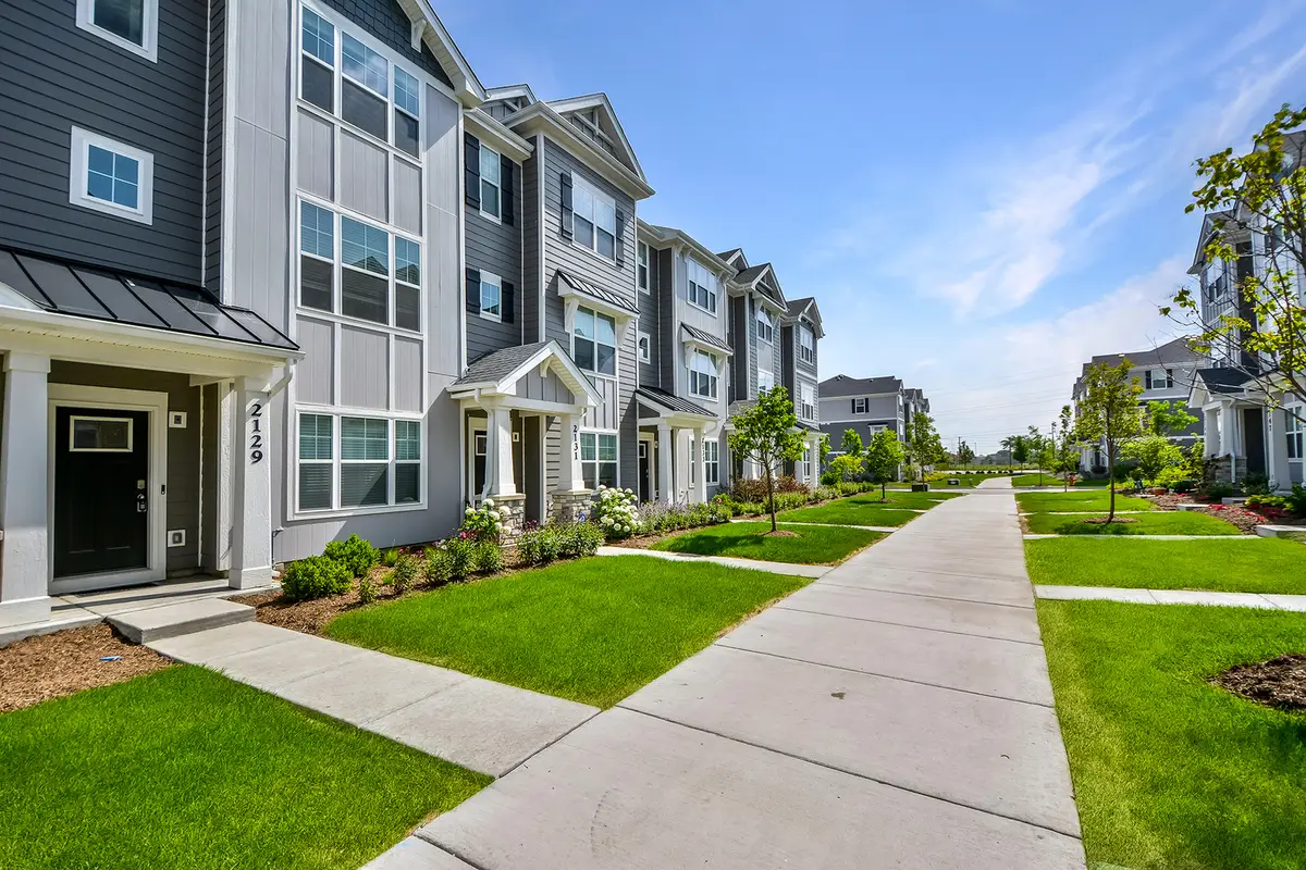 2129 Yellowstone Boulevard, Mundelein, IL 60060 - #1