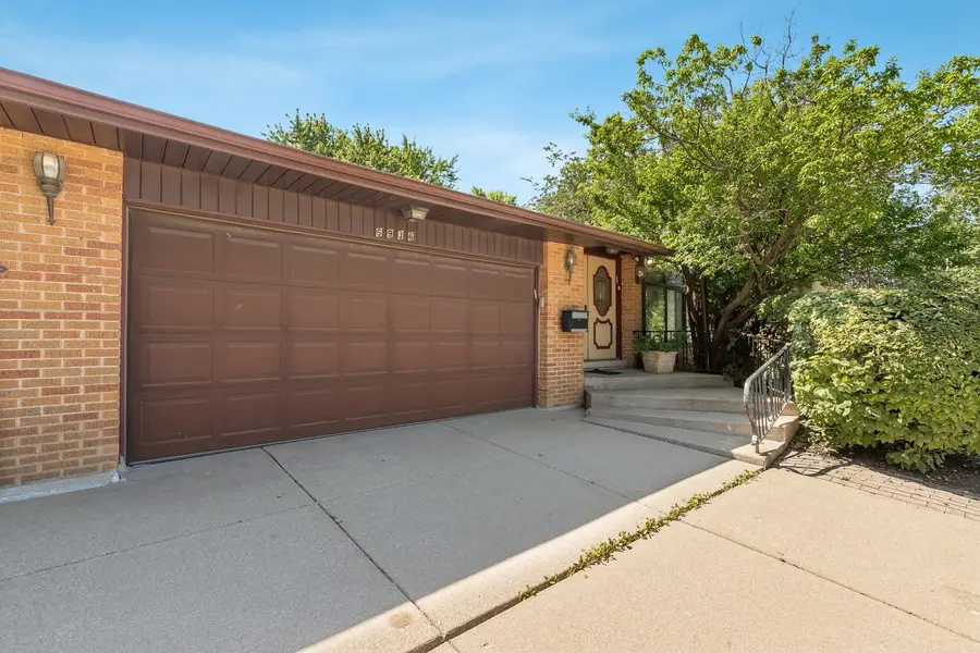 6936 N Kostner Avenue, Lincolnwood, IL 60712 - #3