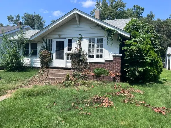 808 W College Street, Carbondale, IL 62901