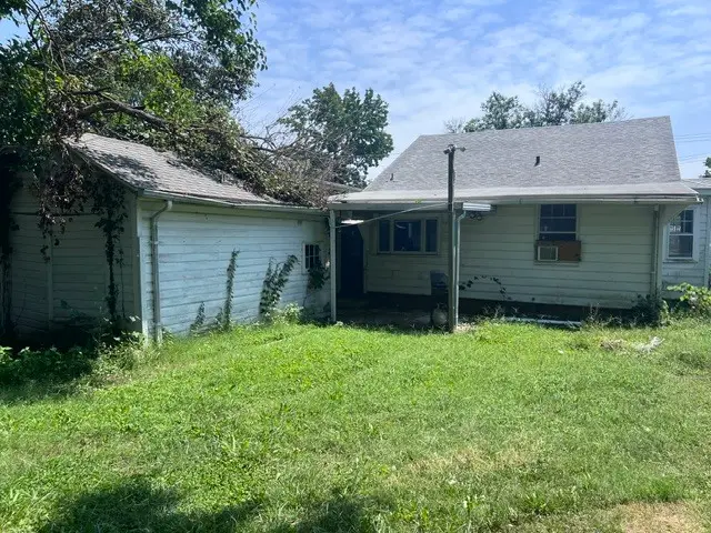 808 W College Street, Carbondale, IL 62901 - #2