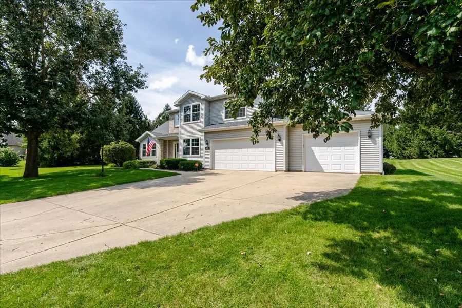 9962 Wolf Hill Road, Bloomington, IL 61705 - #2