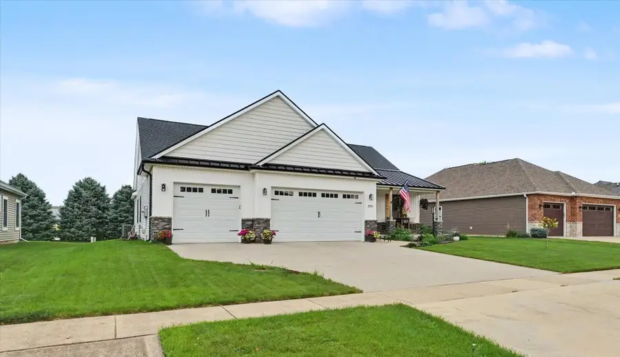4906 Chestnut Grove Drive, Champaign, IL 61822 - #3