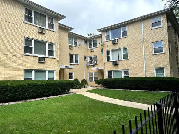 5700 W Montrose Avenue #1-C, Chicago, IL 60634